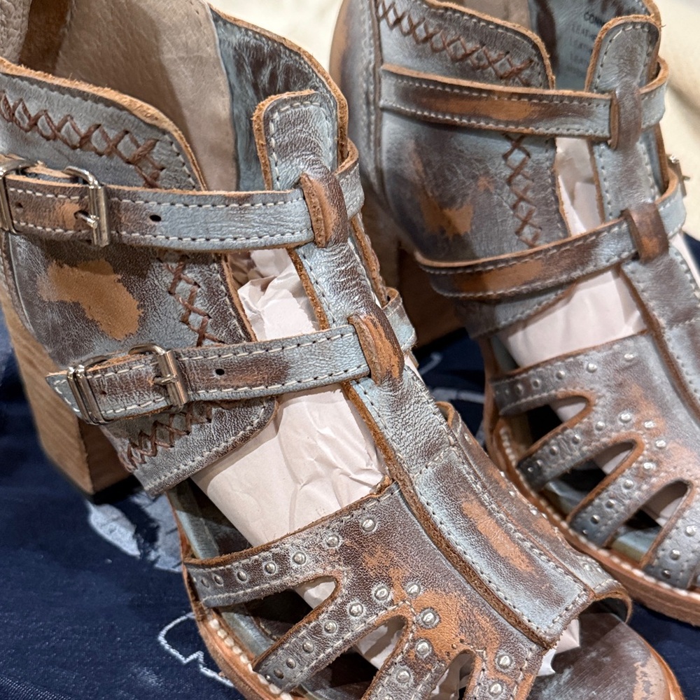 Freebird by Steven Distressed Connor Sandal Heels in ICE - Picture 10 of 14